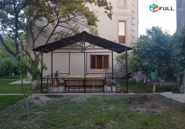 3 հարկանի նորակառույց շքեղ առանձնատուն