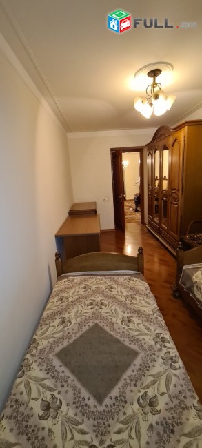 Varcov e trvum 3 senyakanoc bnakaran Leningradyan poxocum