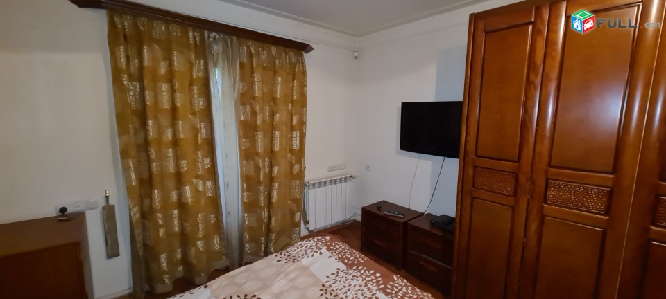 Varcov e trvum 3 senyakanoc bnakaran Leningradyan poxocum
