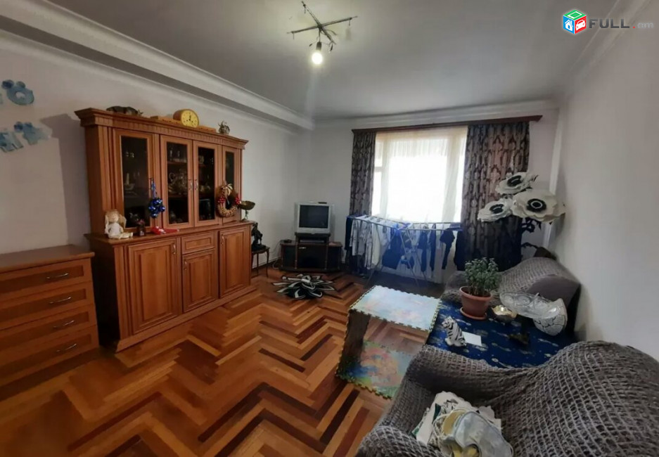 Varcov e trvum 2 senyakanoc bnakaran Halabyanum