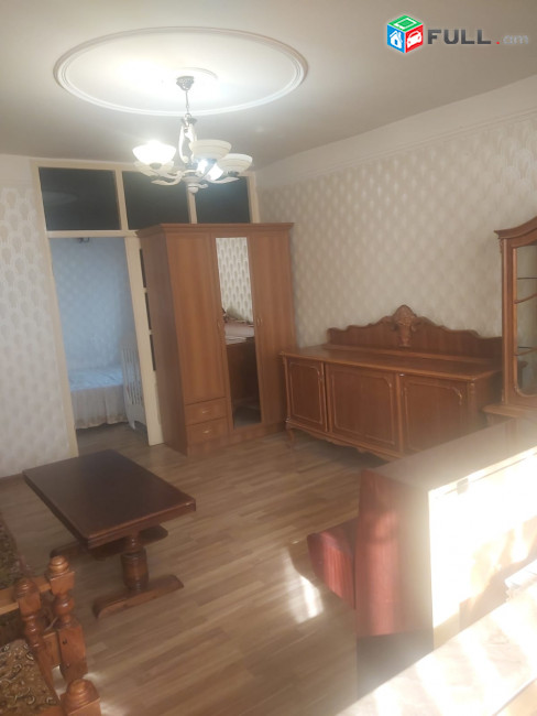 Varcov e trvum 2 senyakanoc bnakaran Leningradyan poxocum 