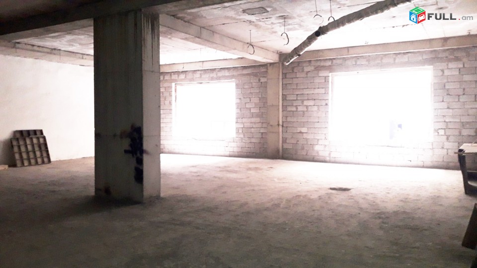 Norakaruyc , Amiryan poxoc , Grasenyakayin tarack , 400qm