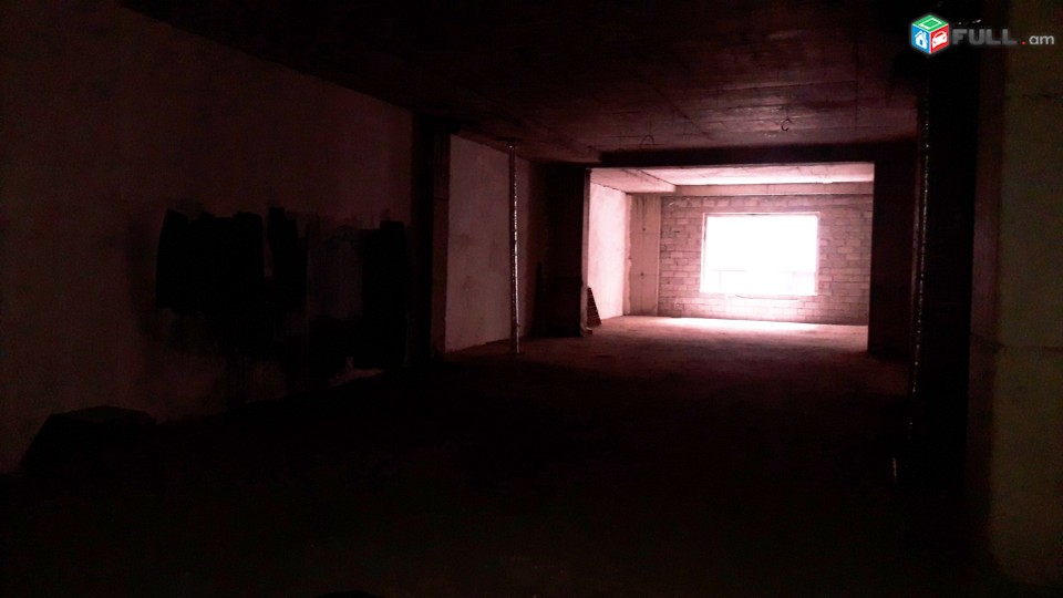 Norakaruyc , Amiryan poxoc , Grasenyakayin tarack , 400qm