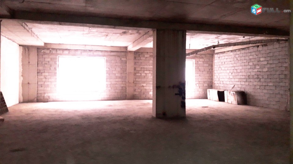 Norakaruyc , Amiryan poxoc , Grasenyakayin tarack , 400qm