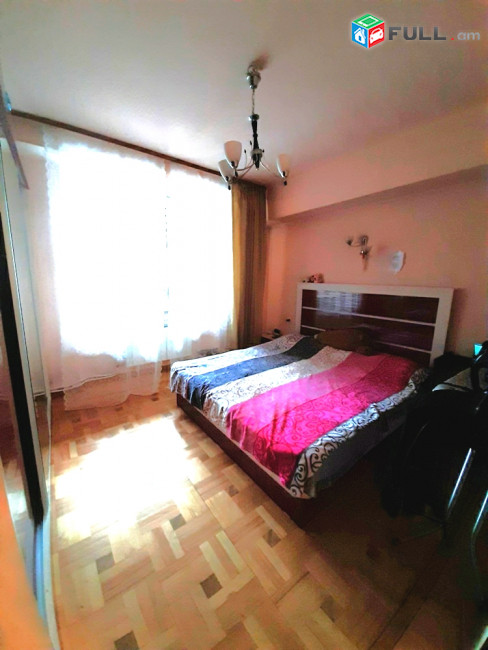 3-комн. квартира на ул. Арама Хачатуряна, 90 кв.м., 2 ванные, 2/7 этаж, капитальный ремонт