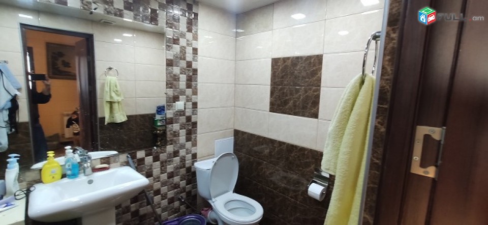 Բադալյան նախագիծ,4-րդ մասիվ 3սենյակ, 104քմ կապիտալ վերանորոգված 14-12 հարկ