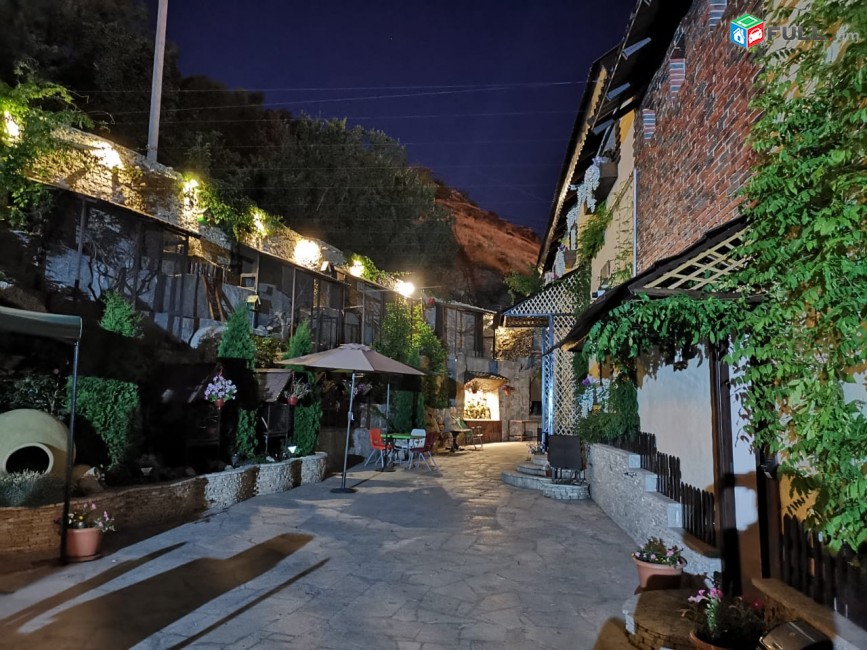 Գործող,600քմ հող, 351,ունիվերսալ շենք, hostel, restoran, հյուրատուն,