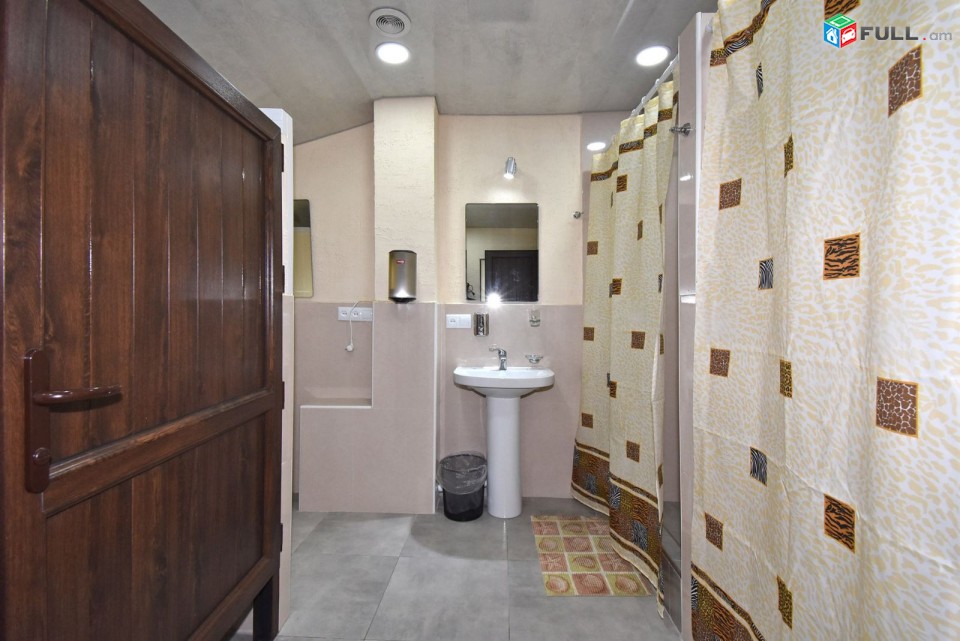 Գործող,600քմ հող, 351,ունիվերսալ շենք, hostel, restoran, հյուրատուն,