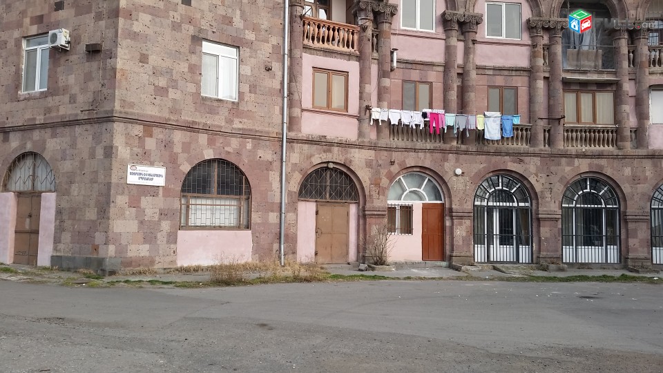 4,20առաստաղներով 250քմ ստալինկայի 1հարկ և նկուղ մեծ վիտրաժներով 2-րդ գիծ, 