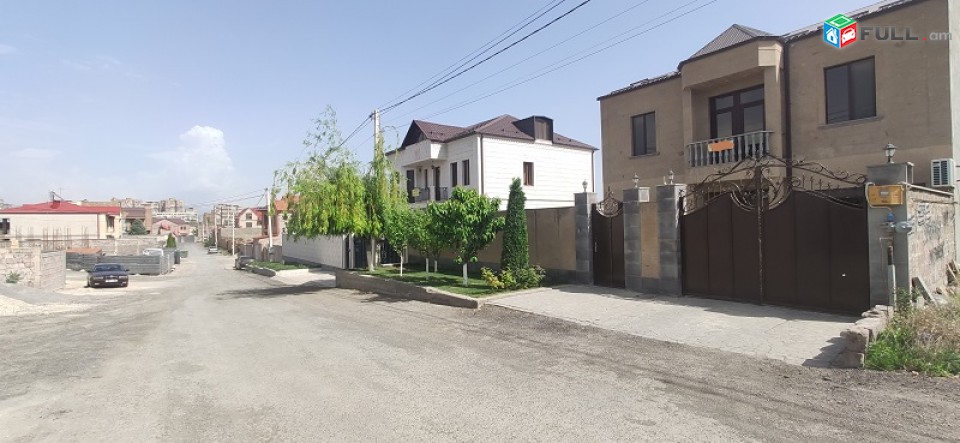 2 հարկանի և մանսարդ, Գ-1 թաղամաս,7սենյակ,3խոհանոց,7-սան գանգույց,ամառային տնակ ամեն ինչի հարմարությամբ,