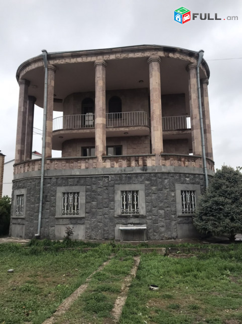 Նոյ թաղամաս 2003թ շինություն, վերանորոգումը լրիվ նոր հող 420քմ, իտալական նախագիծ, Երևանում միակ կառույցը