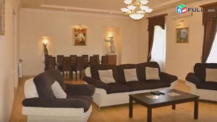 Օրավարձով 4 սենյականոց բնակարան Հանրապետության փողոցում