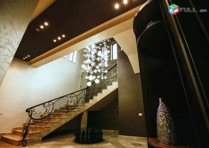 2 հարկանի շքեղ առանձնատուն Վահագնի թաղամասում
