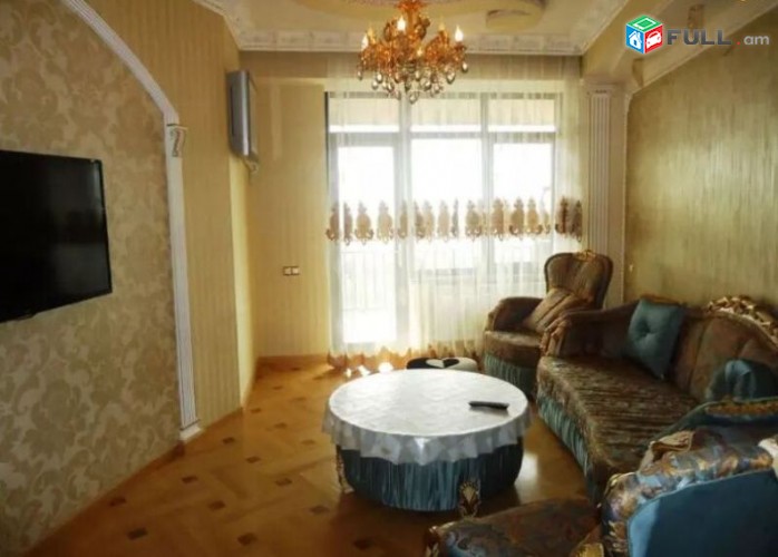 Օրավարձով 3 սենյականոց բնակարան Վարդանանց փողոցում