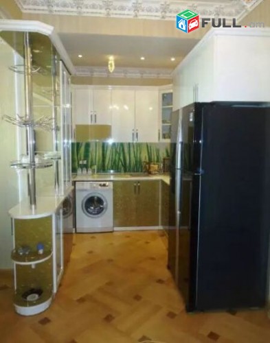 Օրավարձով 3 սենյականոց բնակարան Վարդանանց փողոցում