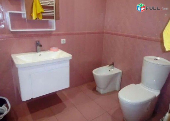 Օրավարձով 3 սենյականոց բնակարան Վարդանանց փողոցում