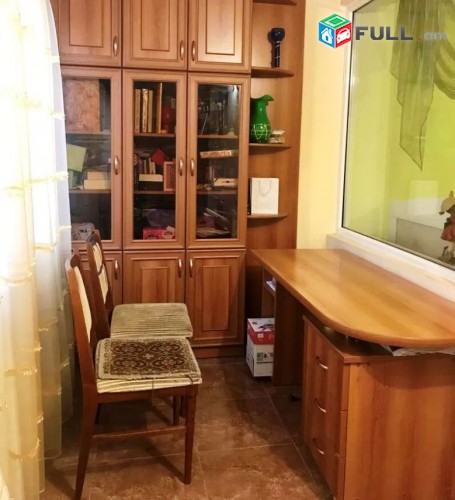 Վարձով 3 սենյականոց բնակարան Հր. Քոչարի փողոցում