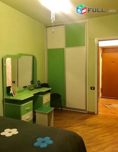 Վարձով 3 սենյականոց բնակարան Հր. Քոչարի փողոցում