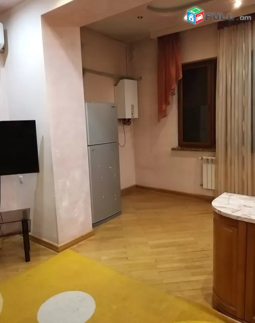 Վարձով 3 սենյականոց բնակարան Ադոնցի փողոցում