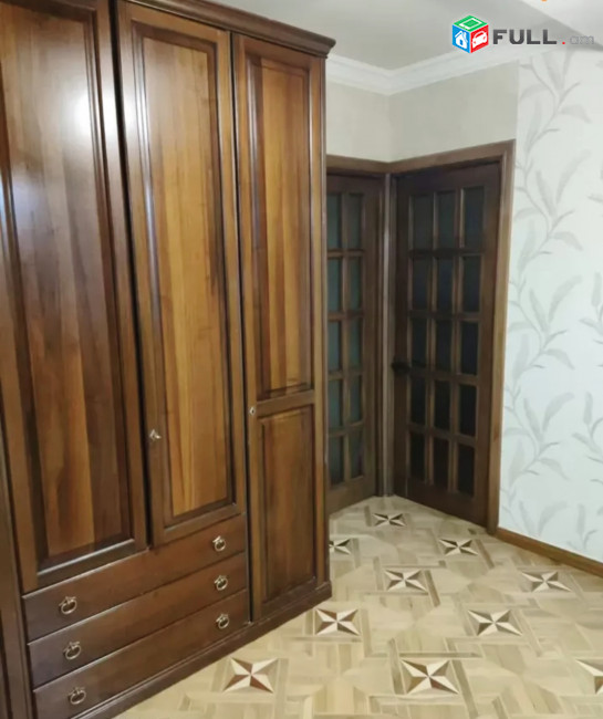 Վարձով 3 սենյականոց բնակարան Եր. Քոչարի փողոցում