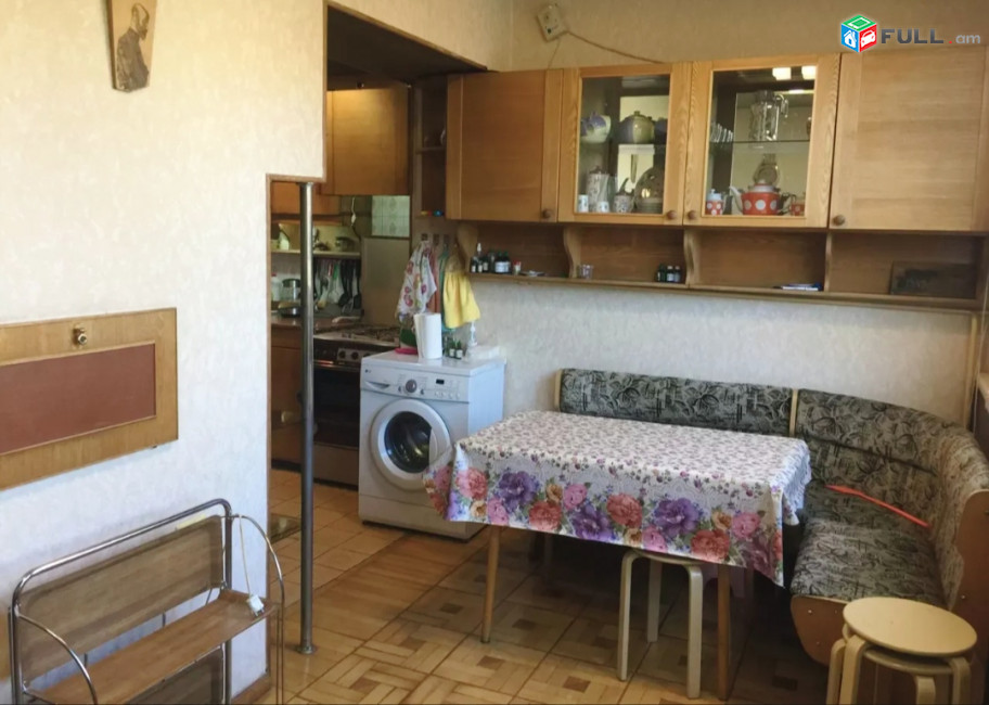 Վարձով 2 (ձևափոխած 3-ի) սենյականոց բնակարան Գյուլբենկյան փողոցում