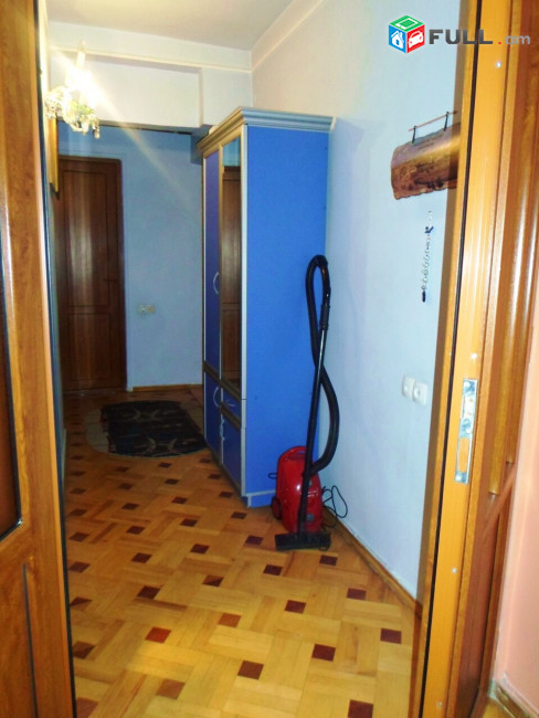 1 (ձևափոխած 2-ի) սենյականոց բնակարան Ե. Քոչարի փողոցում