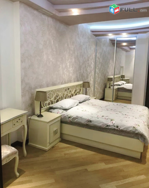 Օրավարձով 3 սենյականոց բնակարան Հյուսիսային պողոտայում