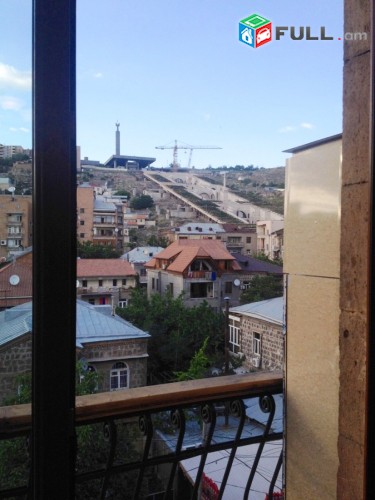 Վարձով 2 (ձևափոխած 3-ի) սենյականոց բնակարան Կասկադի մոտ