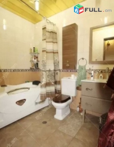 Օրավարձով 3 սենյականոց ընդարձակ բնակարան Տերյան փողոցում
