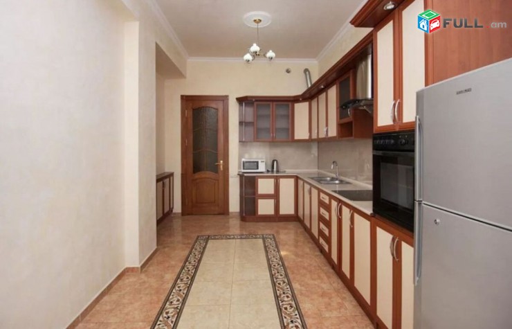 Օրավարձով 3 սենյականոց բնակարան Հյուսիսային պողոտայում