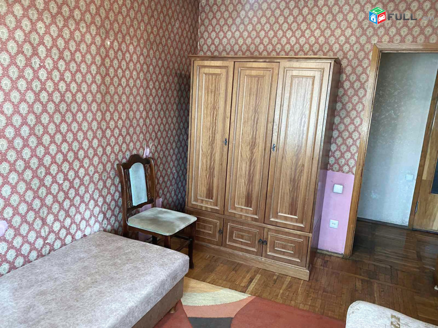 Վարձով 3 սենյականոց բնակարան Հրաչյա Քոչարի փողոցում 