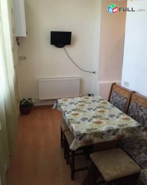 3 սենյականոց բնակարան Մաշտոցի պողոտայում 