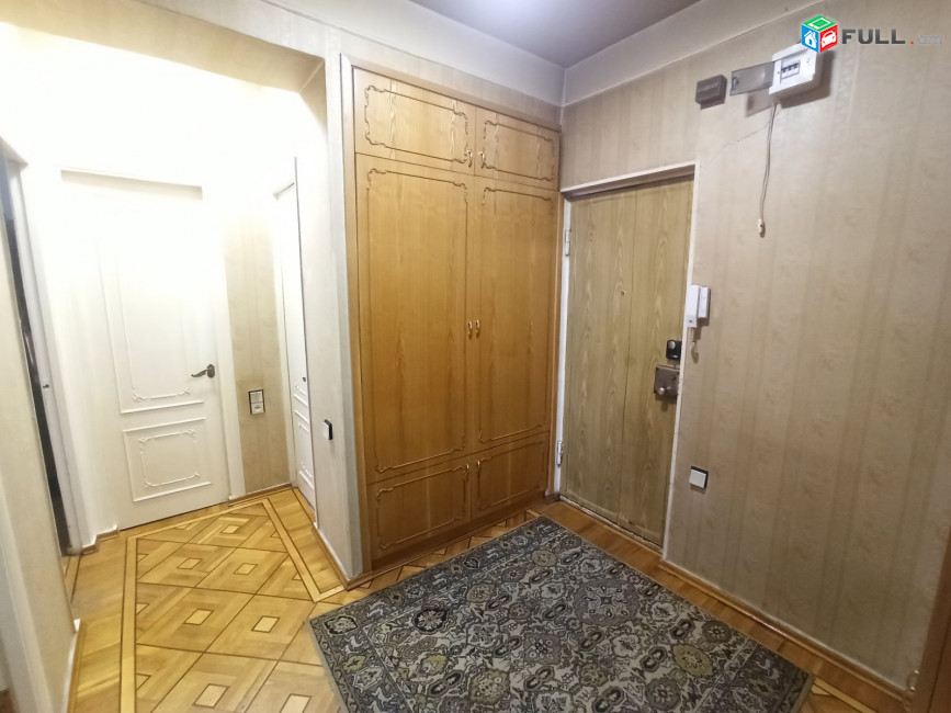2 սենյականոց բնակարան Ամիրյան փողոցում 