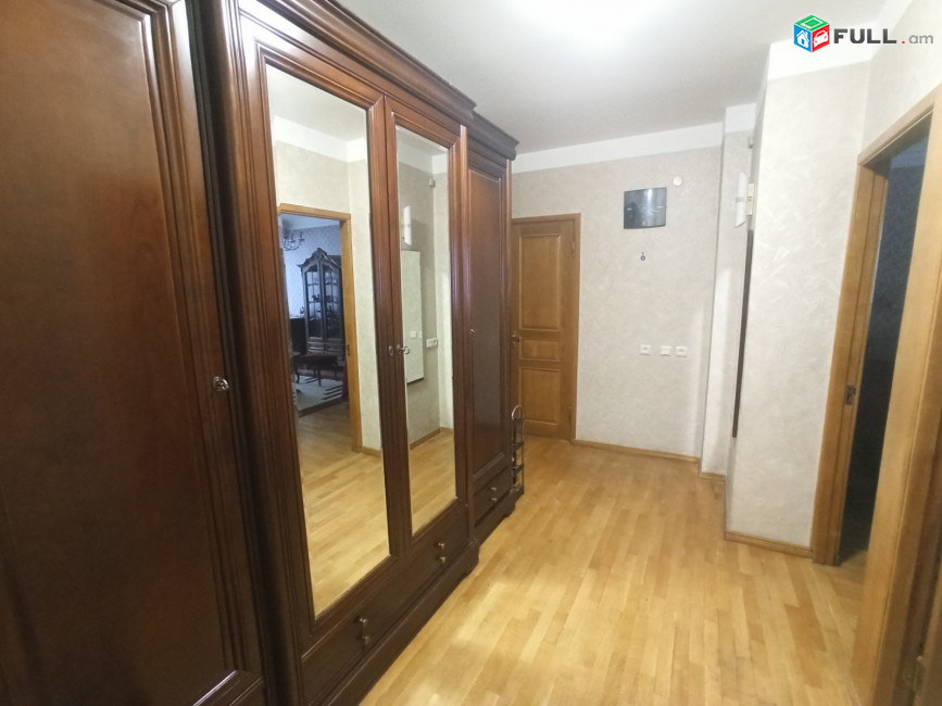 Վարձով 3 սենյականոց բնակարան Մաշտոցի պողոտայում 