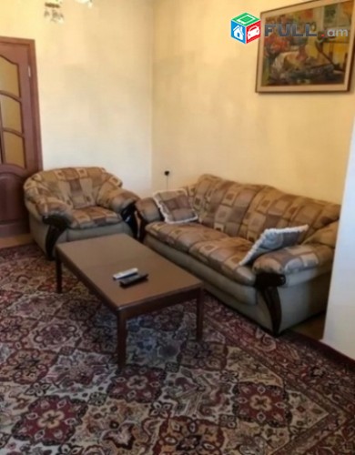 Վարձով 3 սենյականոց բնակարան Վարդանանց փողոցում