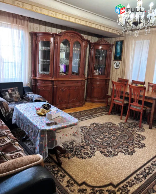 3 սենյականոց բնակարան Րաֆֆու փողոցում