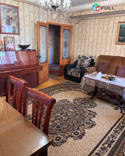 3 սենյականոց բնակարան Րաֆֆու փողոցում