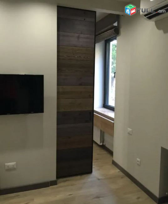 SS1526 Վարձով է տրվում 2 սենյականոց բնակարան Կենտրոնում՝ Սայաթ Նովա փողոցում։ 