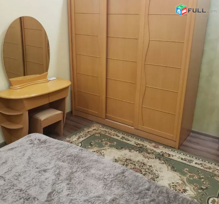 SS1527 Վարձով է տրվում 3 սենյականոց բնակարան Կենտրոնում՝ Հանրապետության փողոցում։