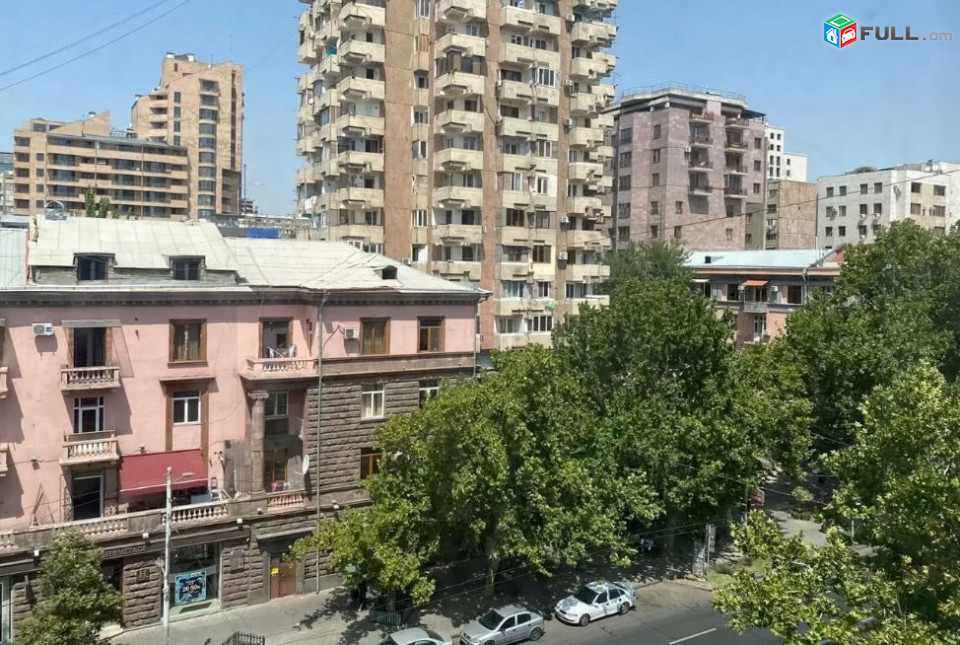 SS1645 Վարձով է տրվում 2 սենյականոց բնակարան Կենտրոնում՝ Մեսրոպ Մաշտոց փողոցի վրա։