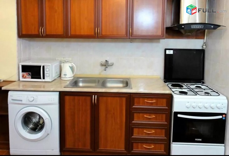 Քարե շենք / Աբովյան փողոց / Բաքսի / Ավտոկայանատեղի ԿՈԴ 1172