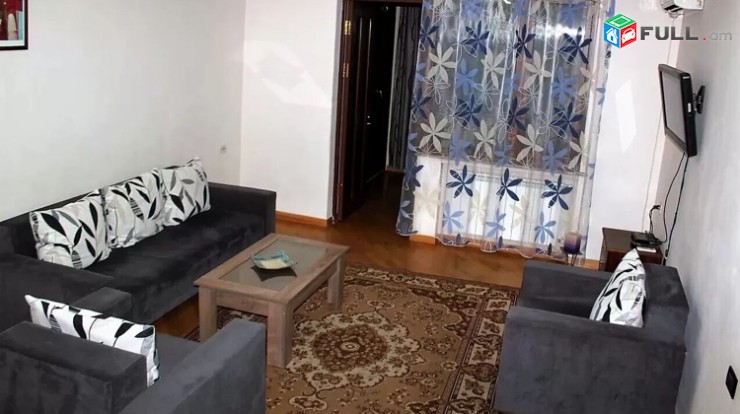 Քարե շենք / Աբովյան փողոց / Բաքսի / Ավտոկայանատեղի ԿՈԴ 1172