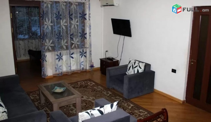 Քարե շենք / Աբովյան փողոց / Բաքսի / Ավտոկայանատեղի ԿՈԴ 1172