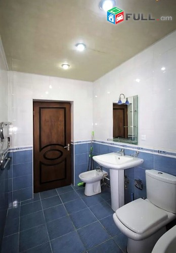 ՎԵՐԵԼԱԿՈՎ / Աբովյան փողոց / 3 սենյակ / գերազանց վիճակ / բաց պատշգամբ ԿՈԴ 1153