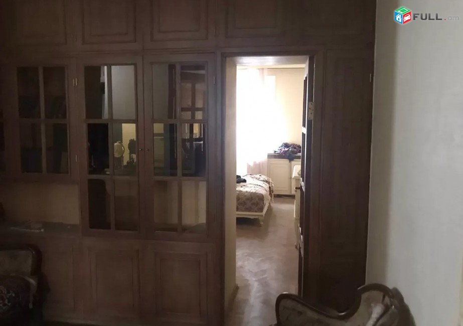 Փոքր Կենտոնում 3 սենյակ/ կահավորված, վերանորոգված ԿՈԴ 1342