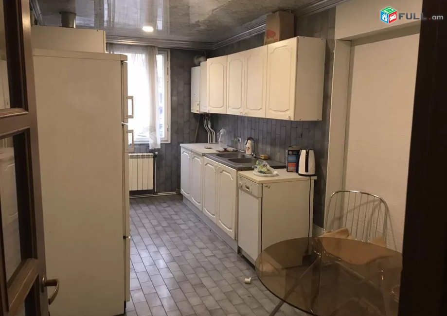 Փոքր Կենտոնում 3 սենյակ/ կահավորված, վերանորոգված ԿՈԴ 1342