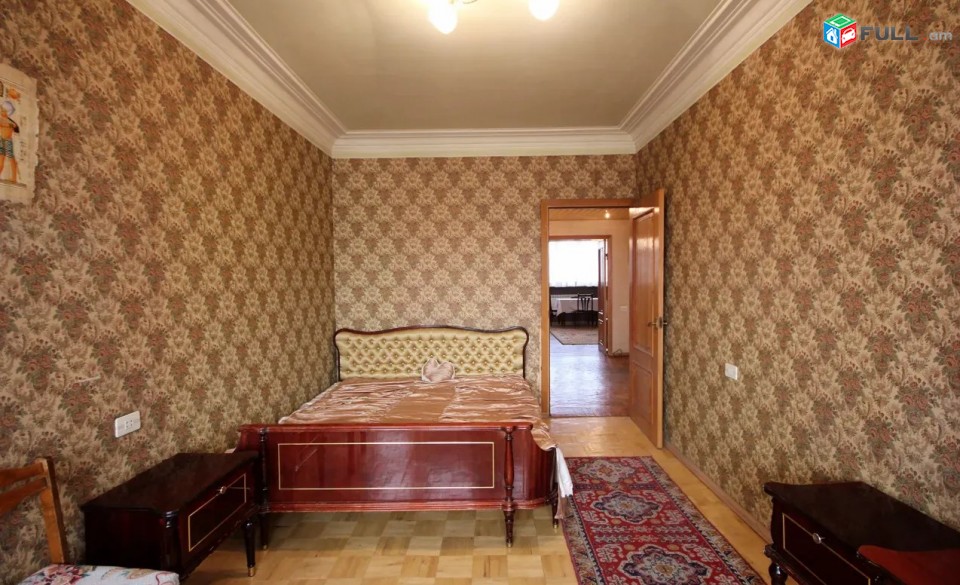 Փոքր Կենտրոնում լիարժեք 3 սենյակ/ Բաց Պատշգամբ ԿՈԴ 1409