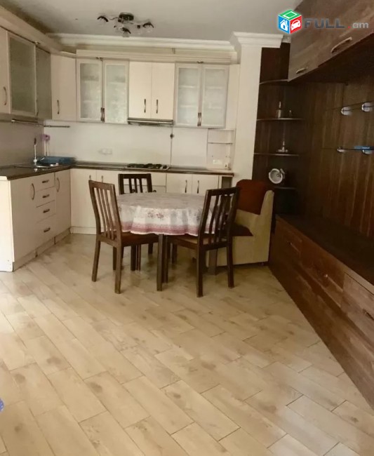 Քարե շենք/ Կենտրոնում/ մեծ 2 սենյակ/ բոլոր պայմաններով ԿՈԴ 1419