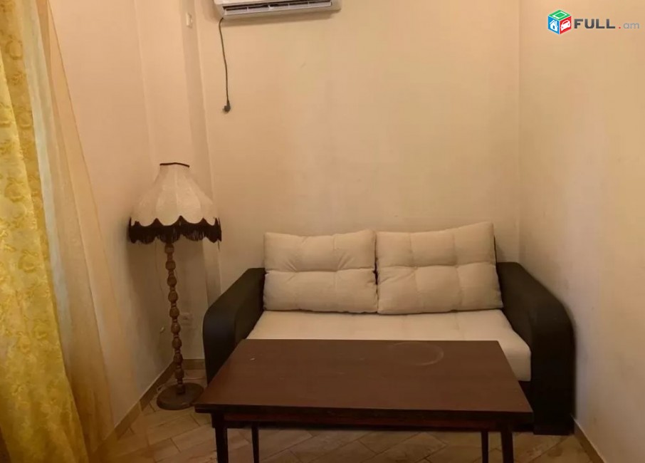 Քարե շենք/ Կենտրոնում/ մեծ 2 սենյակ/ բոլոր պայմաններով ԿՈԴ 1419