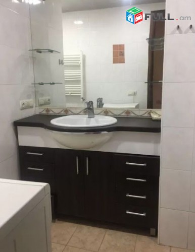 Վարձով է 3 սեն. Մաշտոց պող. փոքր Կենտրոն 80ք / մ ԿՈԴ AC20212